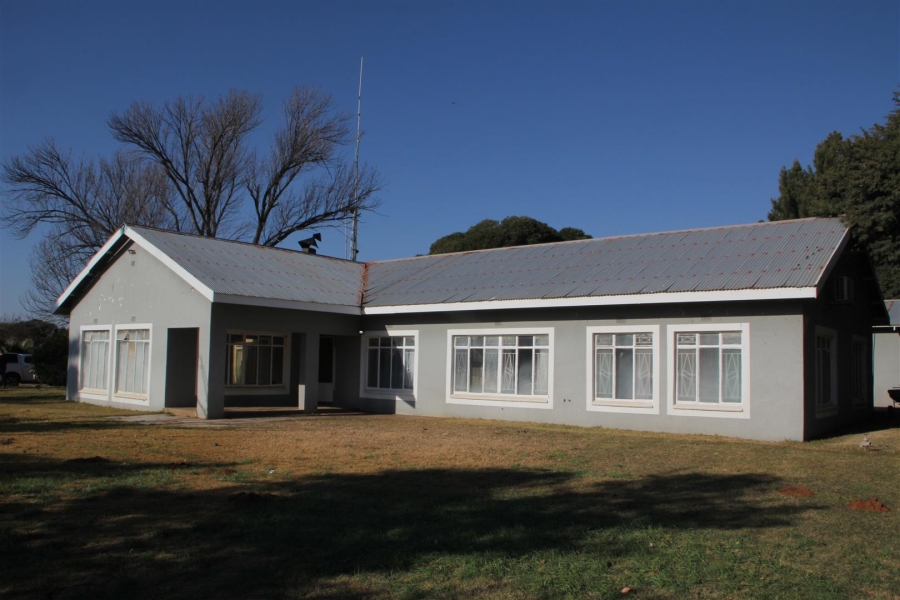 4 Bedroom Property for Sale in Vryburg Rural North West